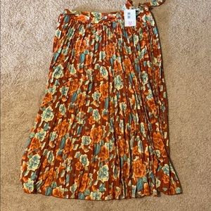 Super beautiful Deanne Lularoe Skirt